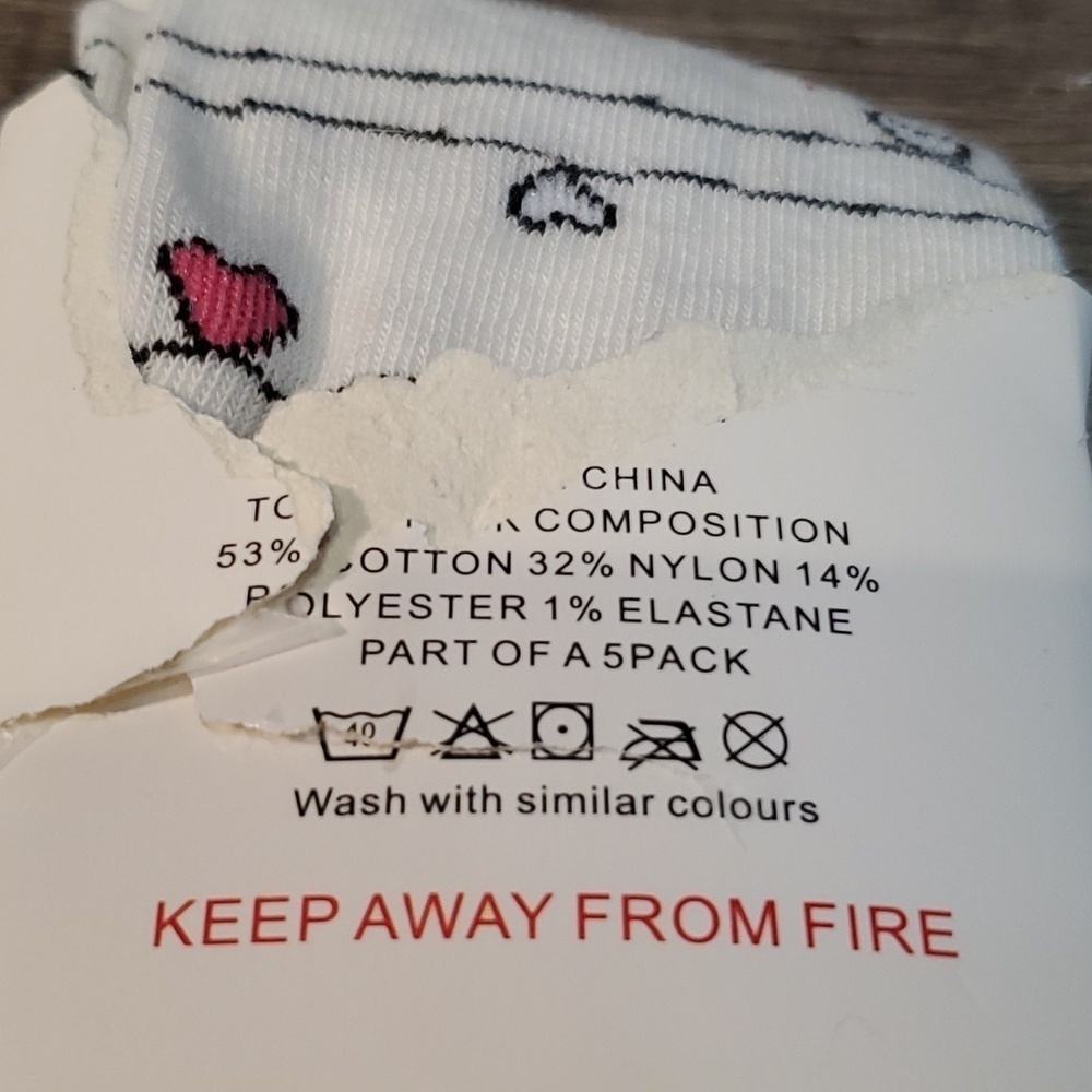 ♥️ NWT SET OF HEART SOCKS - Picture 7 of 9